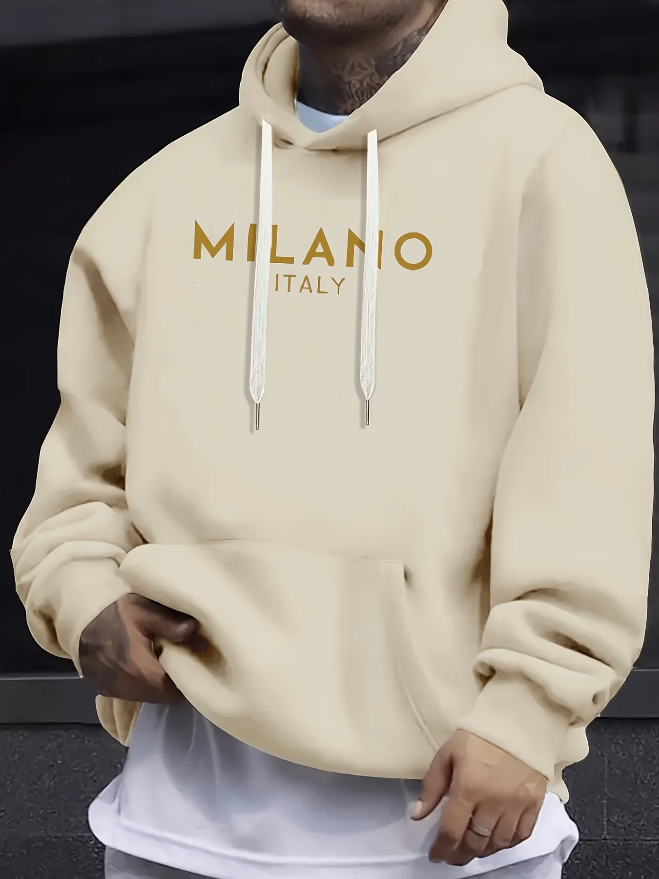 Street Fashion Milano - Bluza z kapturem na jesień i