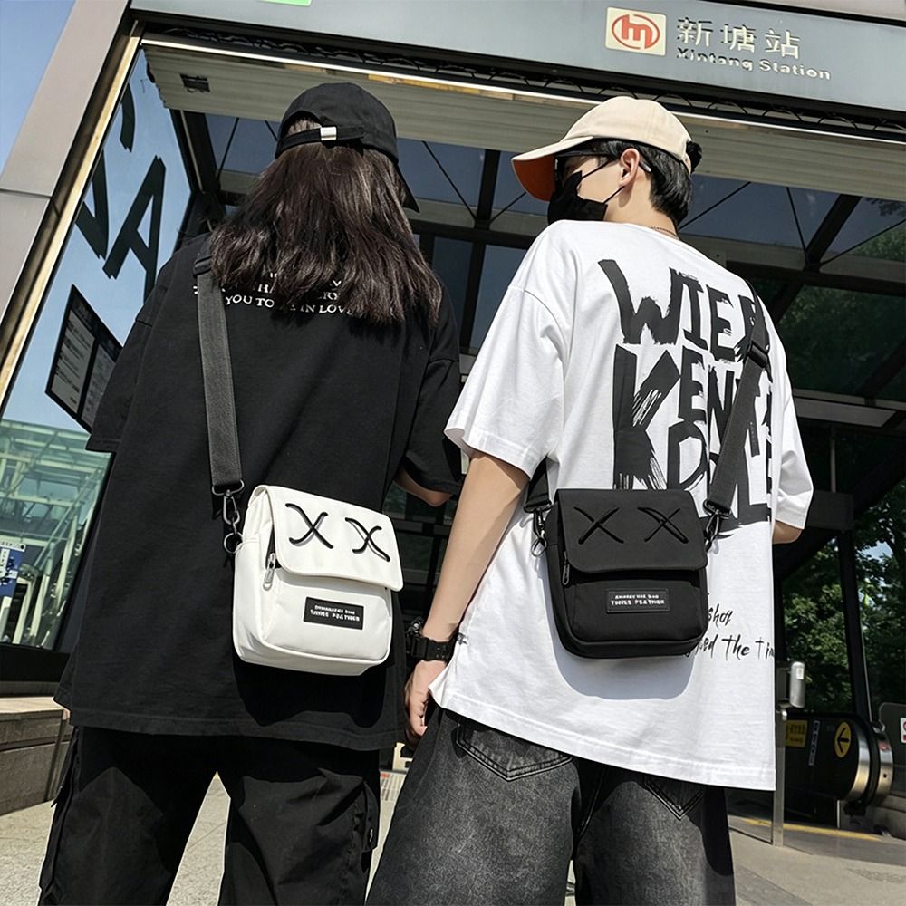 Street Fashion In Japanese - Lekka, mała męska torba listonoszka w